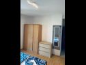 Appartamenti e camere Voyasi - 60 m from sea: A1(2), A2(2), A4(2), A6(2), A7(4), R5(2) Starigrad-Paklenica - Riviera Zadar  - Appartamento - A2(2): la camera da letto