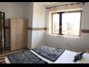 Appartamenti e camere Voyasi - 60 m from sea: A1(2), A2(2), A4(2), A6(2), A7(4), R5(2) Starigrad-Paklenica - Riviera Zadar  - Appartamento - A7(4): la camera da letto