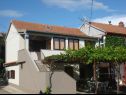 Appartamenti Martina - 300 m from sea: A1(2+2), A2(2+2) Sukosan - Riviera Zadar  - la casa