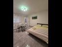 Appartamenti Martina - 300 m from sea: A1(2+2), A2(2+2) Sukosan - Riviera Zadar  - Appartamento - A1(2+2): la camera da letto