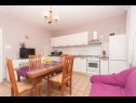 Appartamenti Dama - 10 m from beach: A1(6+1) Sukosan - Riviera Zadar  - Appartamento - A1(6+1): la cucina con la sala da pranzo