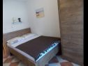 Appartamenti Sanja - 100 meters to the beach A1(4+1), A2(4+1), A3(4+1), A4(4+1) Vir - Riviera Zadar  - Appartamento - A1(4+1): la camera da letto