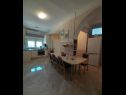 Appartamenti Ivo - with parking : A1(2+1), A2(4+1), A3(6) Vir - Riviera Zadar  - Appartamento - A3(6): la cucina con la sala da pranzo