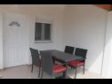 Appartamenti Snjeza - 80 m from beach: A1 Studio (4), A2 Apartman (2+2) Vir - Riviera Zadar  - Appartamento - A2 Apartman (2+2): la terrazza