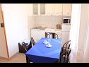 Appartamenti e camere Jagoda - comfy and cozy : A1 Lijevi (3+2), A2 Desni (3+2), R1(4) Zadar - Riviera Zadar  - Appartamento - A2 Desni (3+2): la cucina con la sala da pranzo