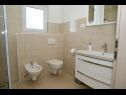 Appartamenti Miki - 50 M from the beach : A1(4+1), A2(4+1), A3(4+1) Zadar - Riviera Zadar  - Appartamento - A2(4+1): il bagno con la toilette