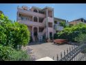 Appartamenti Marinka - with backyard; A1(4), A2(4) Zadar - Riviera Zadar  - la casa