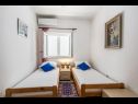 Appartamenti Marinka - with backyard; A1(4), A2(4) Zadar - Riviera Zadar  - Appartamento - A1(4): la camera da letto