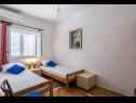Appartamenti Marinka - with backyard; A1(4), A2(4) Zadar - Riviera Zadar  - Appartamento - A1(4): la camera da letto