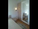 Appartamenti Marinka - with backyard; A1(4), A2(4) Zadar - Riviera Zadar  - Appartamento - A2(4): la camera da letto