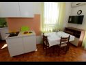 Appartamenti Ankica - 150 m from beach: A1(2+2), A2(5), A3(4+1), A4(2+2) Zadar - Riviera Zadar  - Appartamento - A1(2+2): la cucina con la sala da pranzo