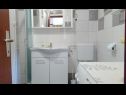 Appartamenti Miki - 50 M from the beach : A1(4+1), A2(4+1), A3(4+1) Zadar - Riviera Zadar  - Appartamento - A1(4+1): il bagno con la toilette