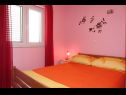 Appartamenti Ivo - family friendly: A1 Crveni (2+2), A2 Plavi (2+2), A3 Bez (2+2) Zaton (Zadar) - Riviera Zadar  - Appartamento - A1 Crveni (2+2): la camera da letto