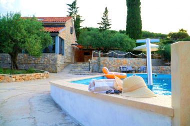 Casa vacanza Nave - private pool: H(4+1) Postira - Isola di Brac  - Croazia