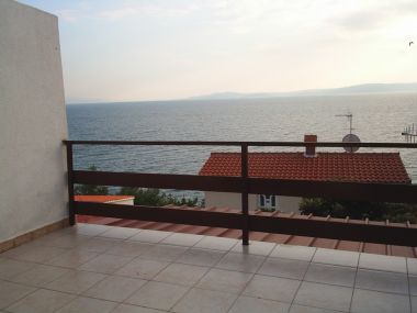 Appartamenti Kate - 35 m from sea : A1(6) Okrug Gornji - Isola di Ciovo 