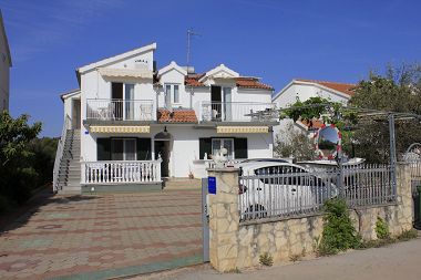 Appartamenti Vik - 250 m from beach A1(4), A2(3), A3(2), SA4(2) Brodarica - Riviera Sibenik 