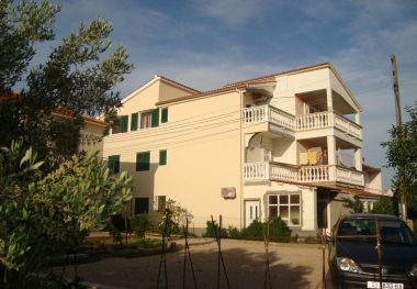 Appartamenti Marija - 100 m from beach: A1(4), A2(4), A3(4), A4(3), A5(2+1) Tribunj - Riviera Sibenik 