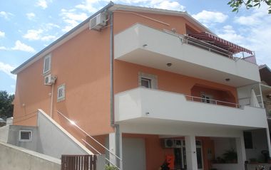Appartamenti Ante - 80 m from sea: A1(4), A2(2+1) Seget Vranjica - Riviera Trogir 