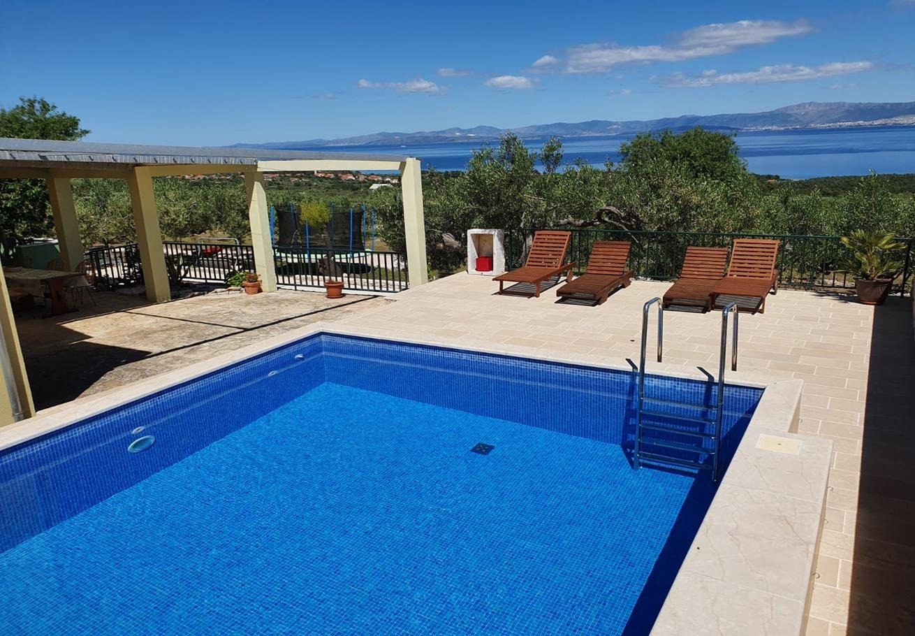 Casa vacanza Mario - with pool & sea view: H(4+2) Supetar - Isola di Brac  - Croazia