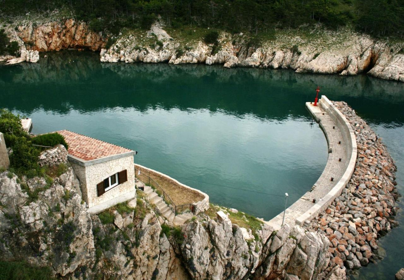 Casa vacanza Bernardica - on cliffs above sea: H(6+2) Vrbnik - Isola di Krk  - Croazia