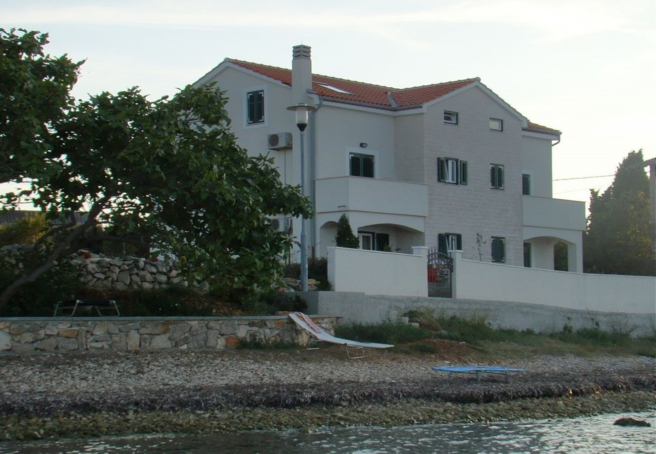 Appartamenti Azur - 10 m from sea: A1(4), SA2(2+1) Ilovik (Isola di Ilovik) - Isola di Losinj 