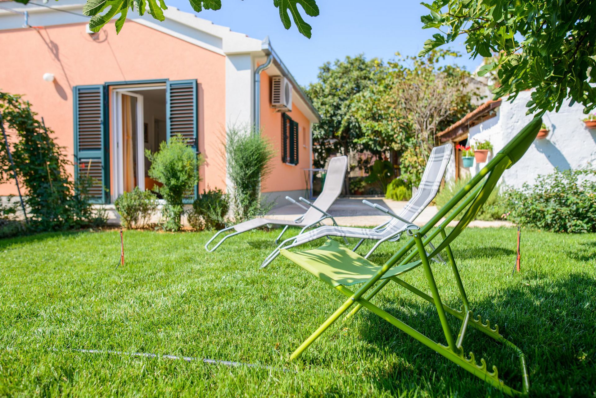 Casa vacanza Mirjana - beautiful garden with barbecue: H(4+1) Trogir - Riviera Trogir  - Croazia