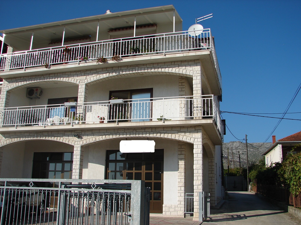 Appartamenti Tone - spacious and comfortable: A1 zuti(5+2), A2 plavi(5+2) Trogir - Riviera Trogir 