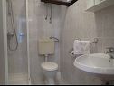 Appartamenti Ena - near marina "Kornati": A1(4), A2(2) Biograd - Riviera Biograd  - Appartamento - A1(4): il bagno con la toilette