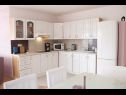 Appartamenti Marin A1(2+2), A2(2+2) Biograd - Riviera Biograd  - Appartamento - A2(2+2): la cucina con la sala da pranzo