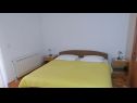 Appartamenti Dani - with parking : A3(5), A4(4+1) Biograd - Riviera Biograd  - Appartamento - A4(4+1): la camera da letto