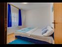 Appartamenti Tanja - 200m to the beach: A1(2+2), A2(2+2), A3(2+2), A4(2+2), SA5(2) Pakostane - Riviera Biograd  - Appartamento - A2(2+2): la camera da letto