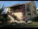 Appartamenti Dvor - 20 m from beach: A1(4+1) Turanj - Riviera Biograd  - la casa