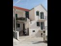 Appartamenti Desa - sea view : A2(2), A1(4+1) Bol - Isola di Brac  - la casa
