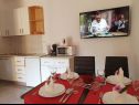 Appartamenti Ivano - 20 m from Sea: A1(6), A2(2+1), A3(2+1), A4(2), A5(2) Baia Osibova (Milna) - Isola di Brac  - Croazia - Appartamento - A2(2+1): la cucina con la sala da pranzo