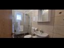 Appartamenti Ivano - 20 m from Sea: A1(6), A2(2+1), A3(2+1), A4(2), A5(2) Baia Osibova (Milna) - Isola di Brac  - Croazia - Appartamento - A4(2): il bagno con la toilette