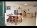 Appartamenti Mirja - sea view: A1(6) Postira - Isola di Brac  - Appartamento - A1(6): la cucina con la sala da pranzo