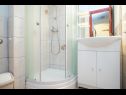 Appartamenti Orange - 30m from beach : A1(4) Postira - Isola di Brac  - Appartamento - A1(4): il bagno con la toilette