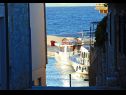 Appartamenti Zoran - 30 m from beach: A1(4) Postira - Isola di Brac  - lo sguardo