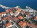 Appartamenti Zoran - 30 m from beach: A1(4) Postira - Isola di Brac  - lo sguardo (casa e dintorni)