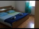 Appartamenti Sova - 20 m from beach : A1(7), A2(4) Postira - Isola di Brac  - Appartamento - A1(7): la camera da letto