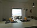Appartamenti Mika - 150m from the sea A1(6), A2(4) Postira - Isola di Brac  - Appartamento - A1(6): la sala da pranzo