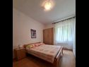 Appartamenti Miljana - 40 m from beach: A1(4+1) Postira - Isola di Brac  - Appartamento - A1(4+1): la camera da letto
