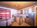 Appartamenti Zoran - 30 m from beach: A1(4) Postira - Isola di Brac  - Appartamento - A1(4): la cucina con la sala da pranzo