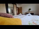 Appartamenti Marin - amazing sea view: A1(4+1), A2(4+1), A3(4+1) Splitska - Isola di Brac  - Appartamento - A1(4+1): la camera da letto