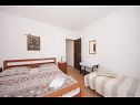 Appartamenti Mira - great location & free Bbq: A1(2+2), A2(2+1) Splitska - Isola di Brac  - Appartamento - A1(2+2): la camera da letto