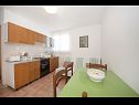 Appartamenti Mira - great location & free Bbq: A1(2+2), A2(2+1) Splitska - Isola di Brac  - Appartamento - A1(2+2): la cucina con la sala da pranzo