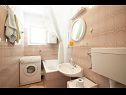 Appartamenti Mira - great location & free Bbq: A1(2+2), A2(2+1) Splitska - Isola di Brac  - Appartamento - A2(2+1): il bagno con la toilette
