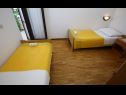 Appartamenti Neda - perfect location & free parking: A1(6), A2(4+1), A3(4+1) Splitska - Isola di Brac  - Appartamento - A1(6): la camera da letto