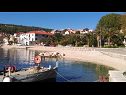 Appartamenti Rest - close to the sea & comfortable: A1(2+1), SA2(2+1), R3(2) Sumartin - Isola di Brac  - la spiaggia
