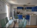 Appartamenti Dani - with large terrace : A1(2+4) Supetar - Isola di Brac  - Appartamento - A1(2+4): la cucina con la sala da pranzo